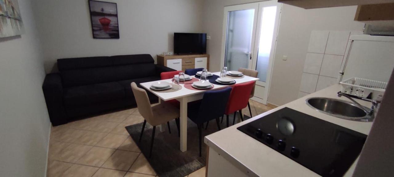 Apartmani Vugec Vir Esterno foto